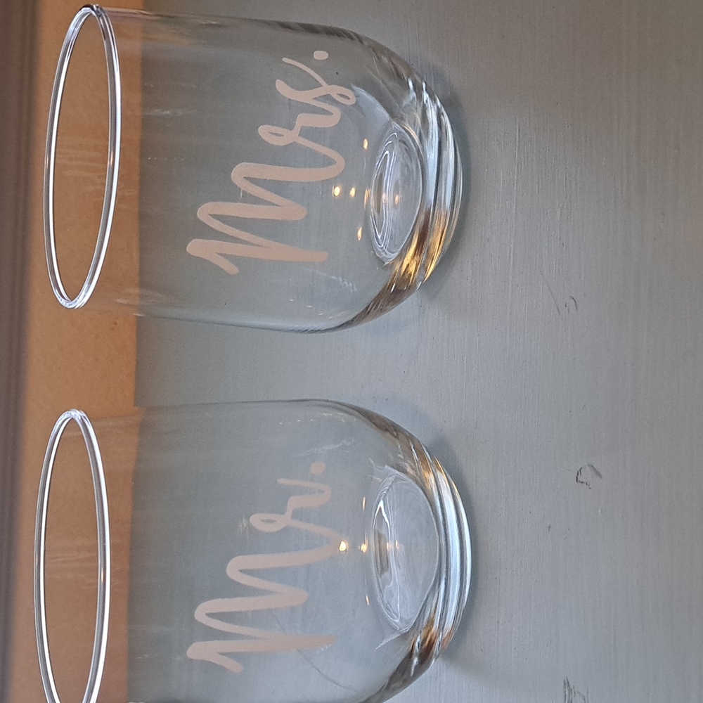 NWOT Mr. & Mrs. Weddong Glasses